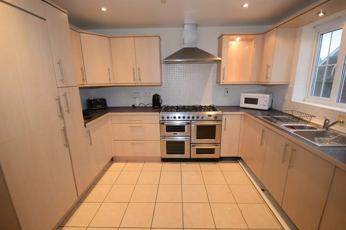 Room Dragon Road in Welwyn Hatfield