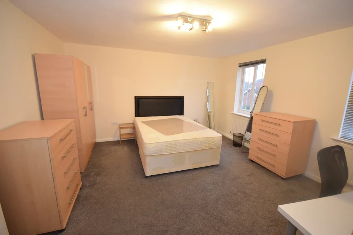 Room Dragon Road in Welwyn Hatfield