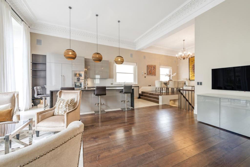 Flat Streatham High Road in Greater London