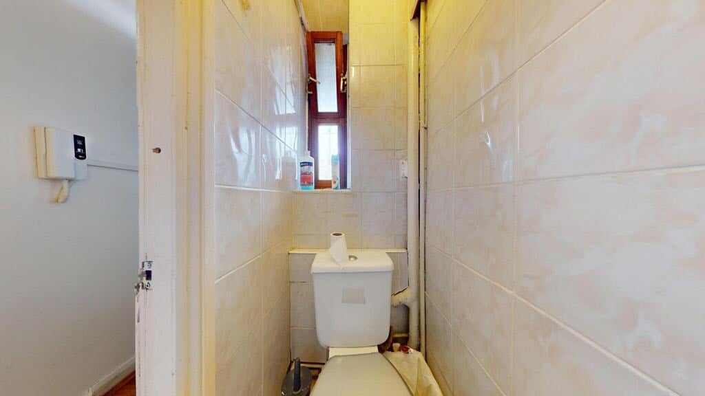 Room Kennington Oval in Greater London
