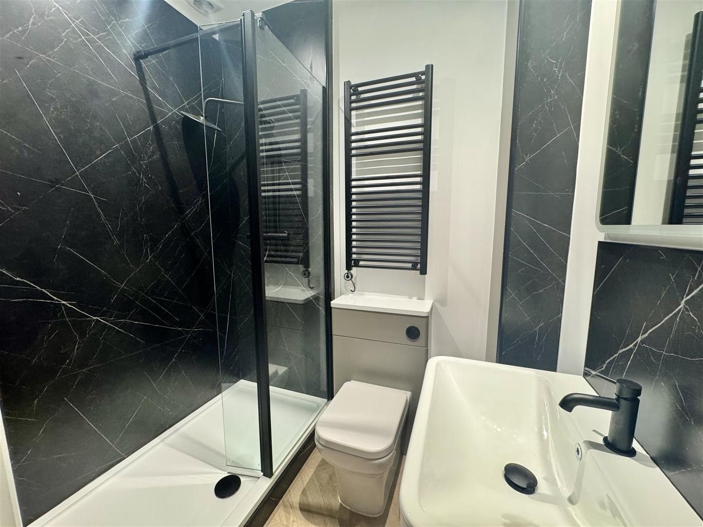 Flat Albemarle Crescent in Scarborough