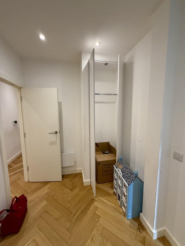 Room Cochrane Street in City of Westminster