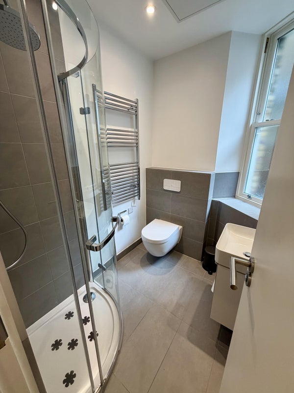Room Cochrane Street in City of Westminster