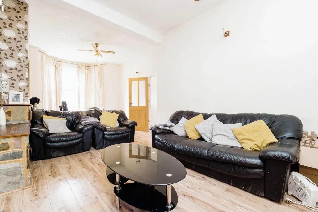 House Harcourt Avenue in Greater London