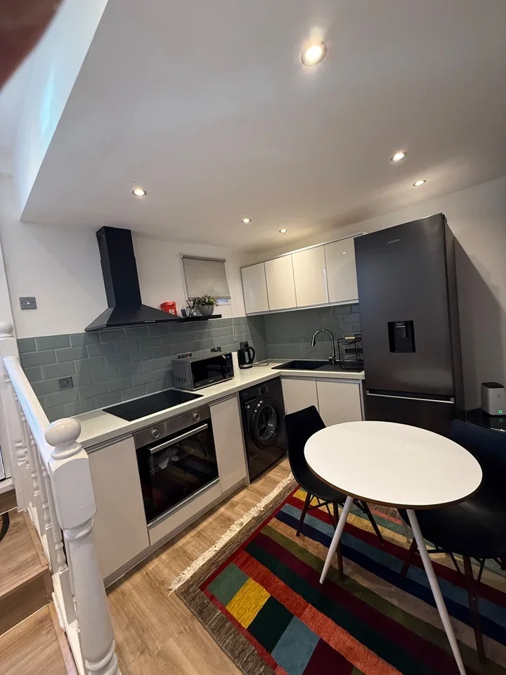 Flat Alderton Way in Greater London