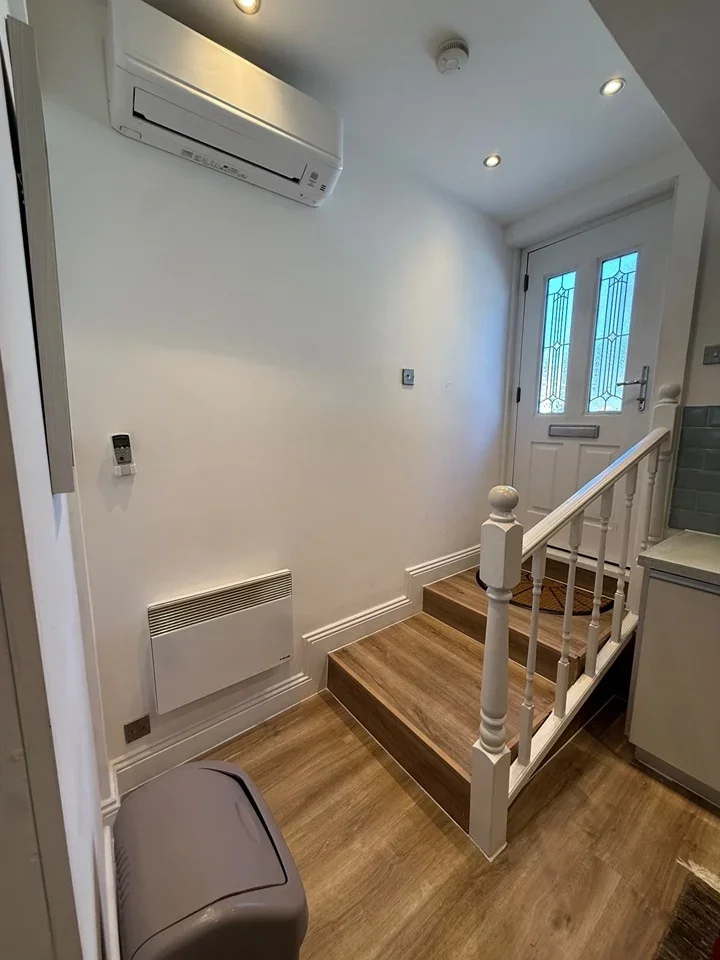 Flat Alderton Way in Greater London