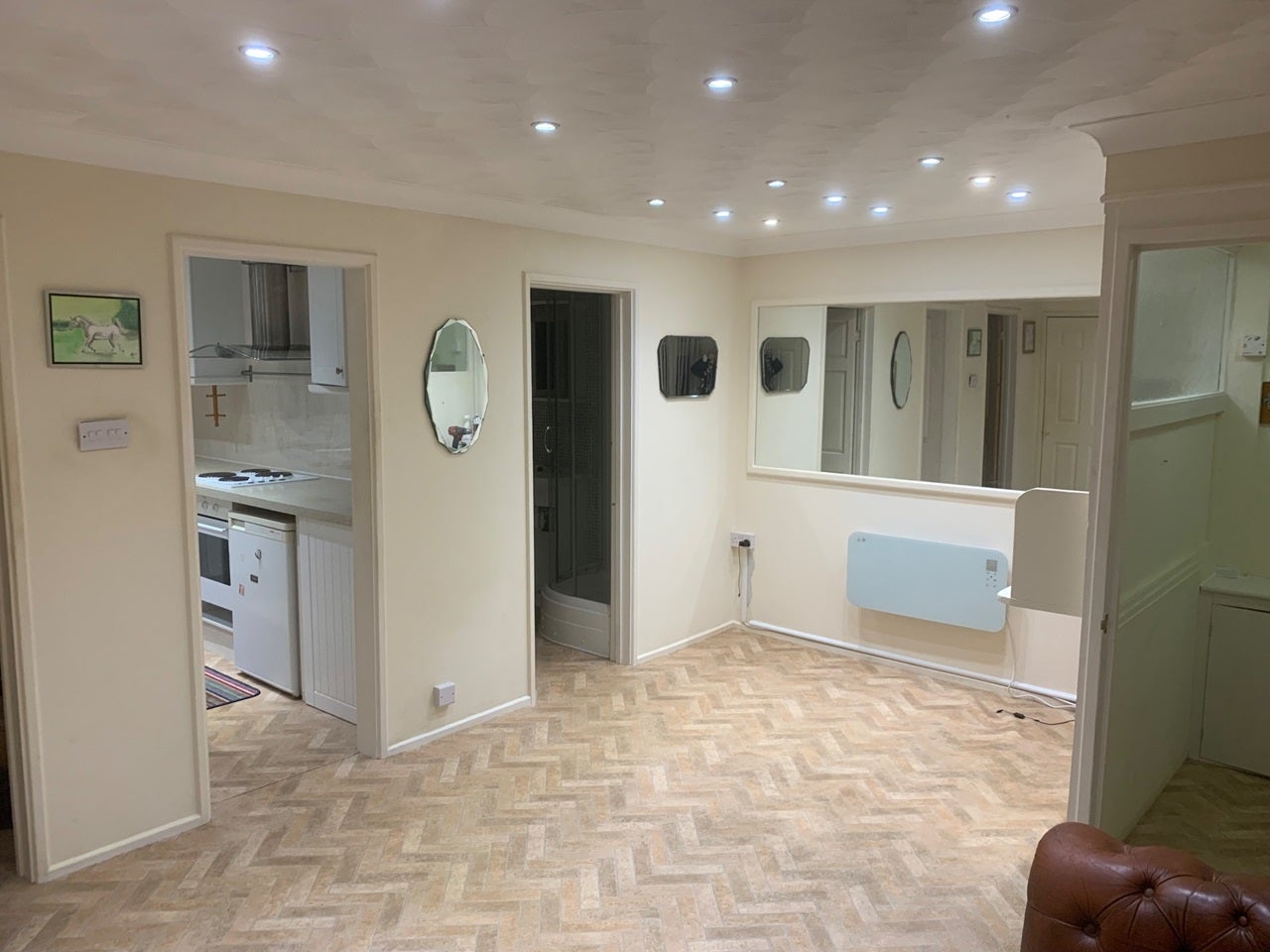 Flat Spanish Court, Mill Road in Mid Sussex
