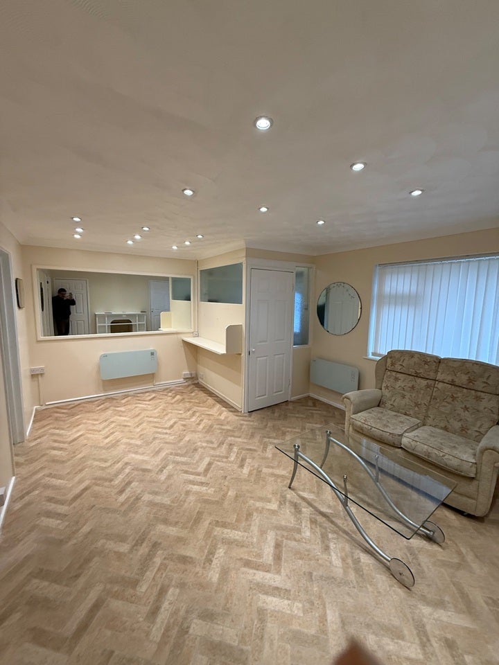 Flat Spanish Court, Mill Road in Mid Sussex