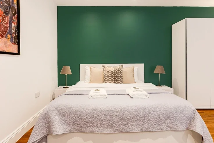 Flat Devonshire Terrace in City of Westminster
