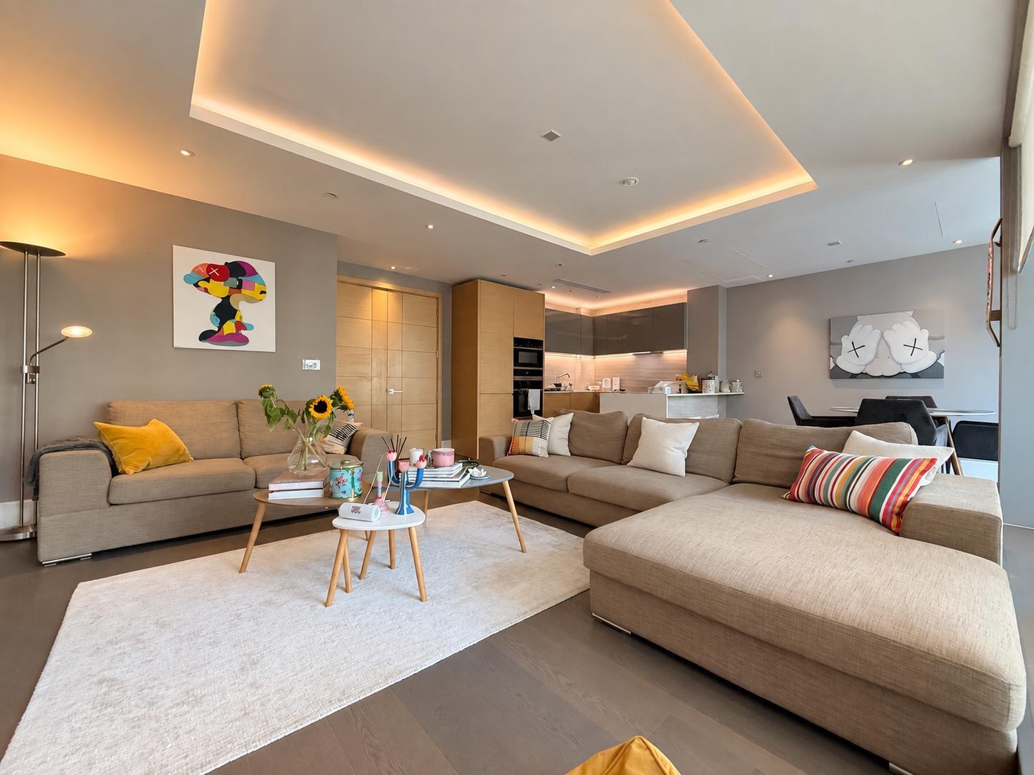 Flat Radnor Terrace in Greater London