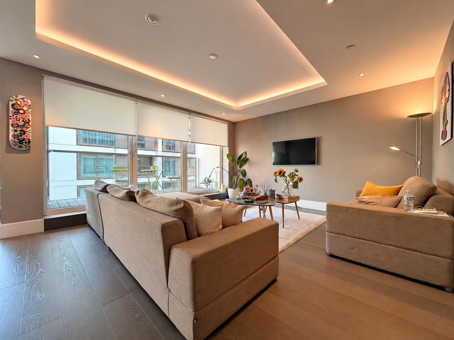 Flat Radnor Terrace in Greater London