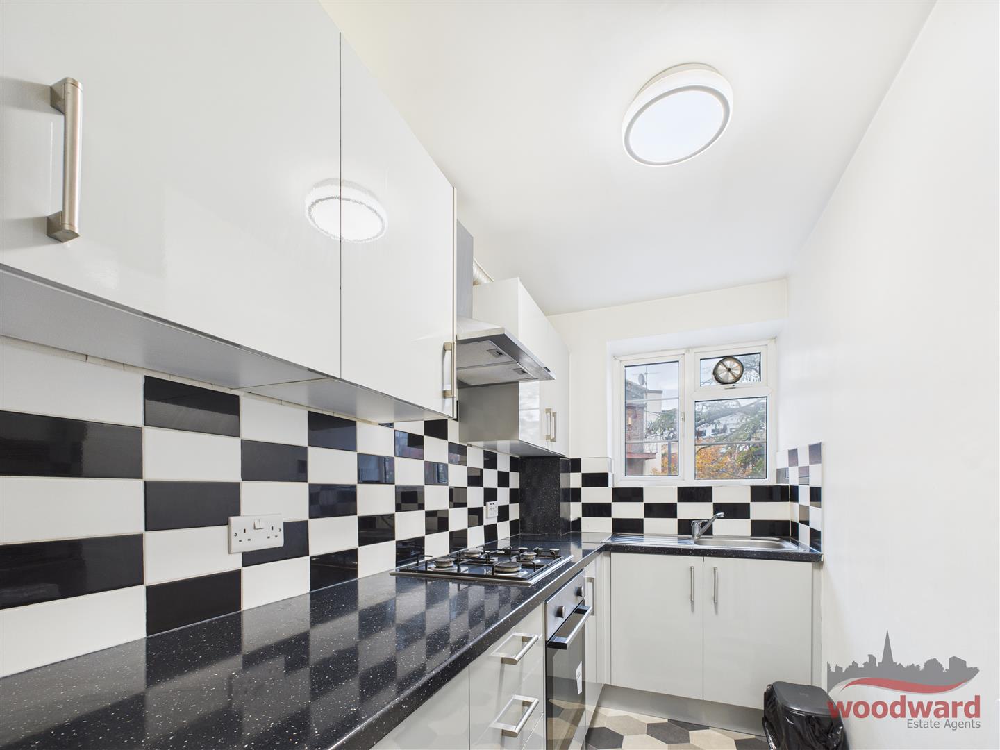 Flat Byron Road in Greater London
