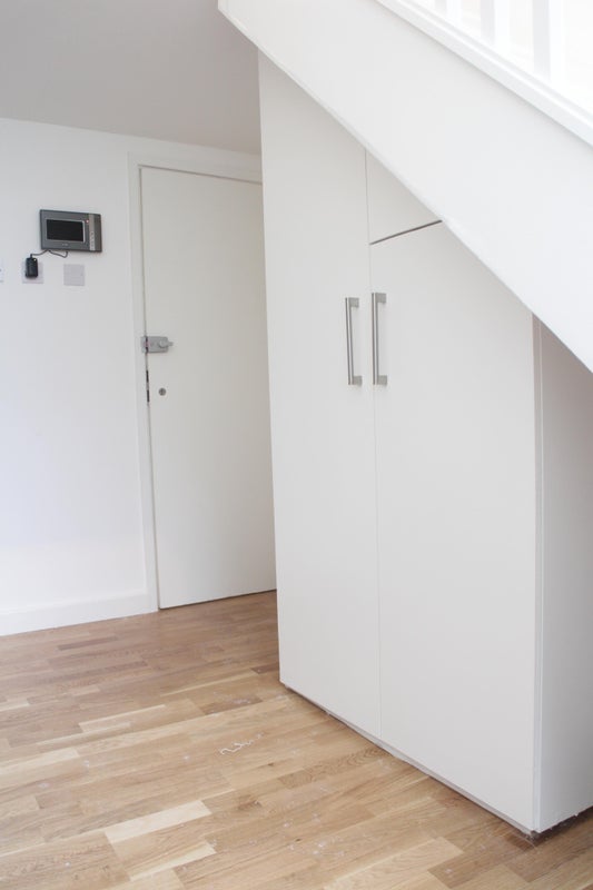 Flat Blythe Road in Greater London