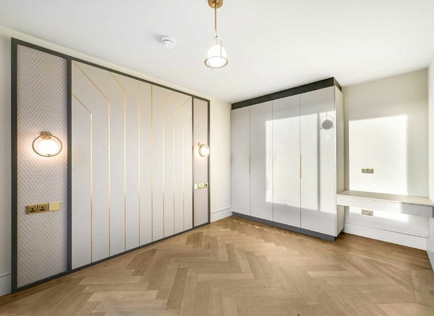 Flat Edith Row in Greater London