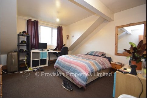House Hessle Mount in Leeds