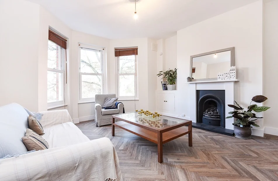 Flat Rathmell Drive in Greater London