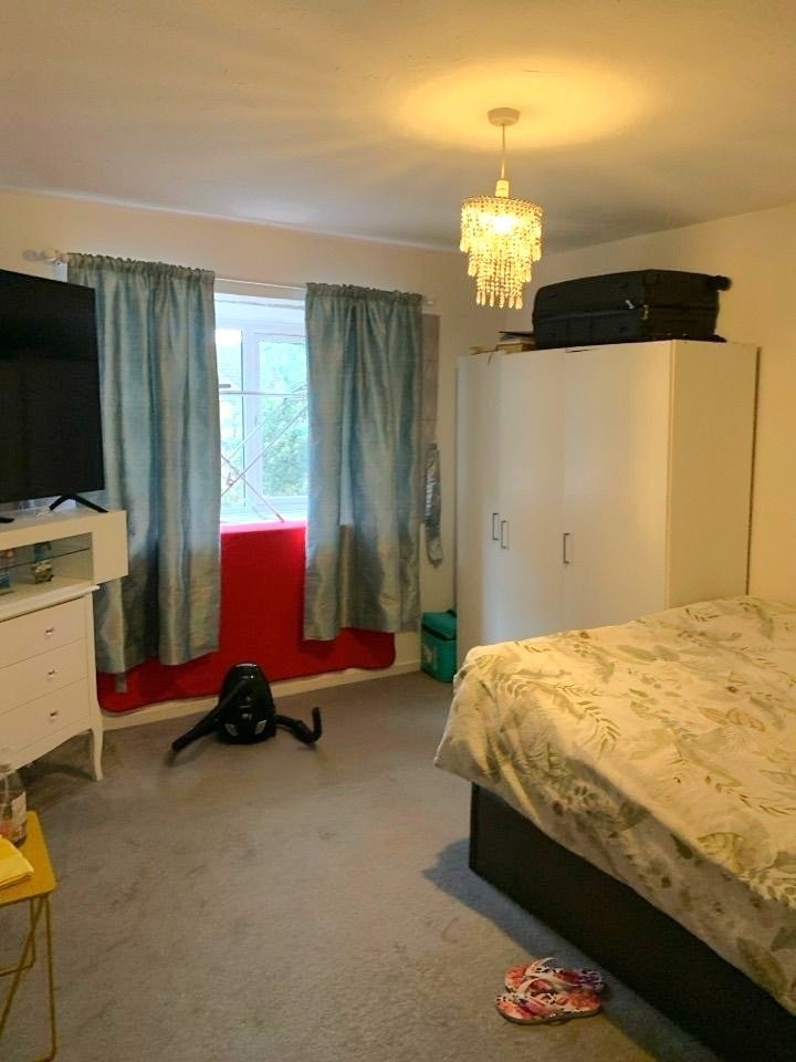Flat Harrier Mews in Greater London