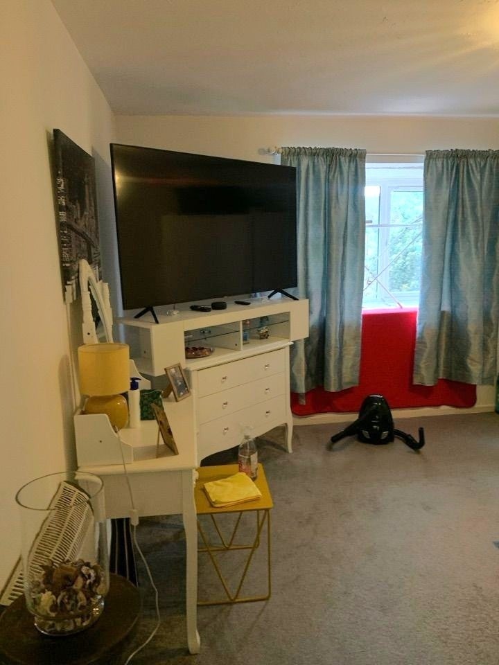 Flat Harrier Mews in Greater London