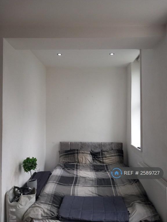 Room Granville Road in Sheffield
