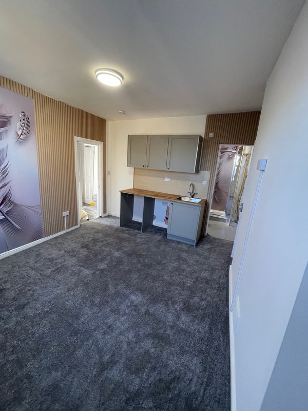 Room Uxbridge Road in Greater London