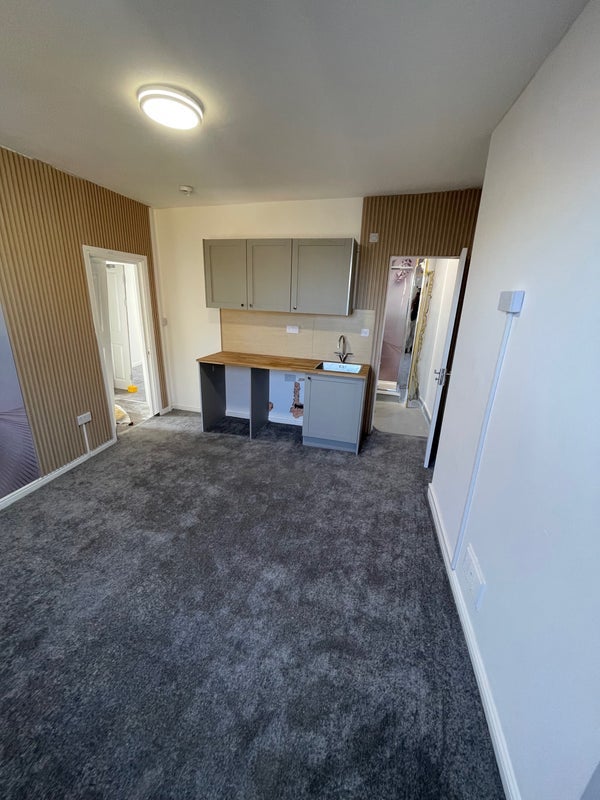 Room Uxbridge Road in Greater London