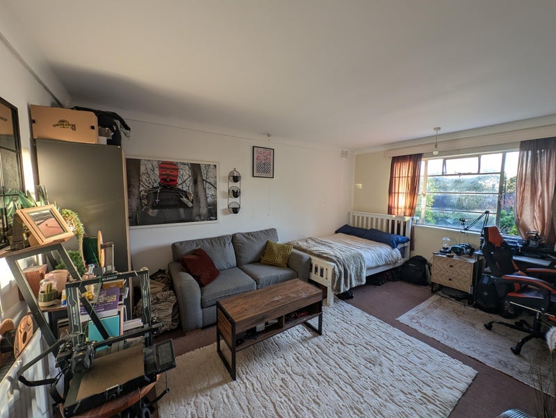 Room Meadow Close in Greater London