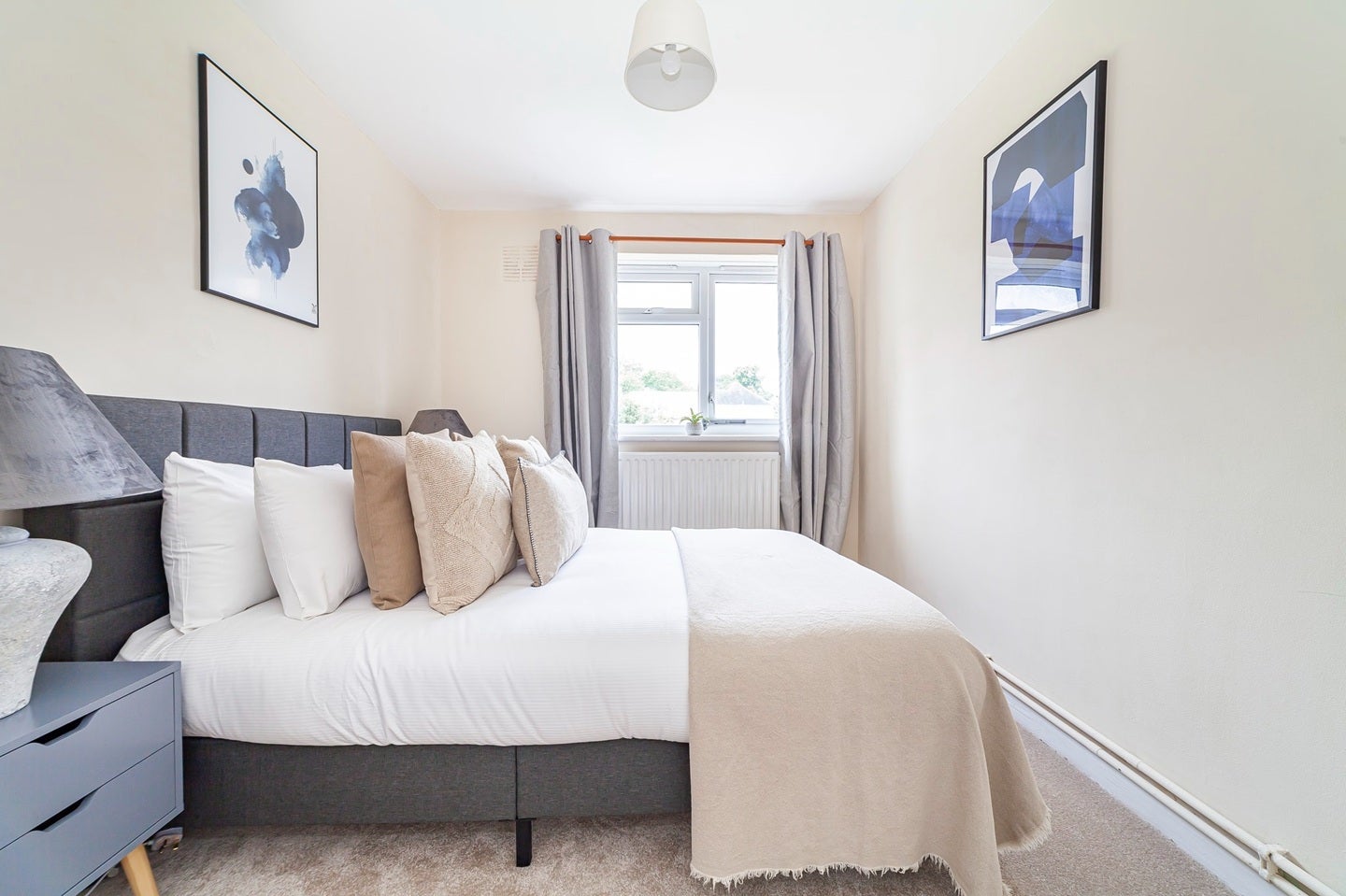 Flat Morris Gardens in Greater London