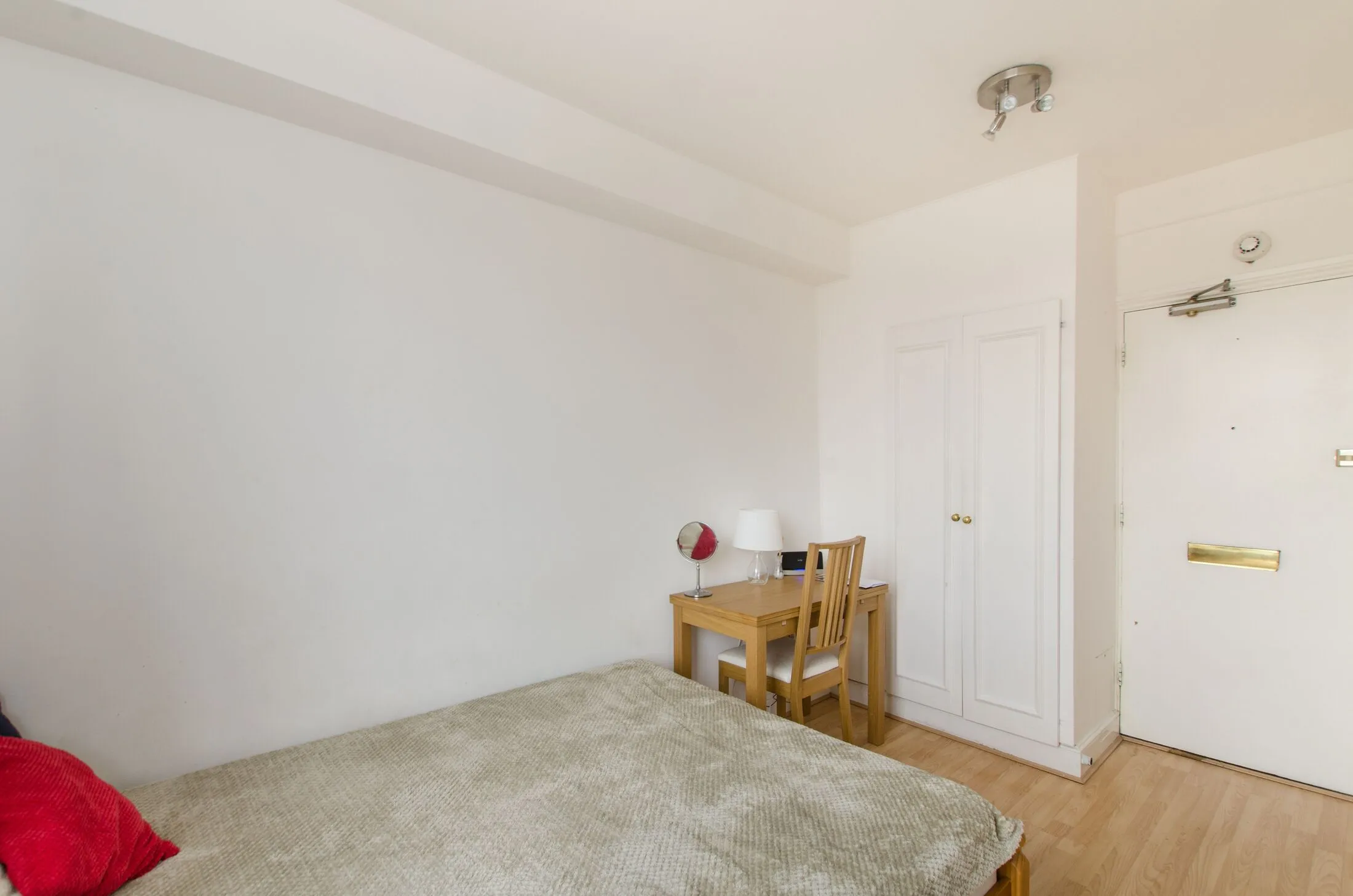 Flat Elystan Street in Greater London