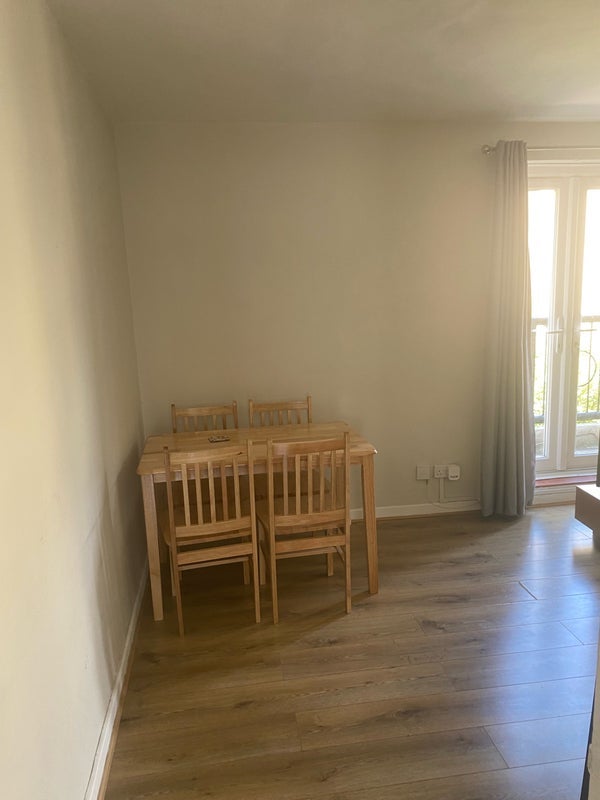 Room Fanshaw Street in Greater London