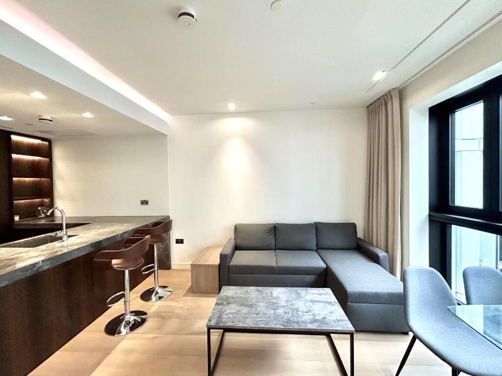 Flat Portugal Street in City of Westminster