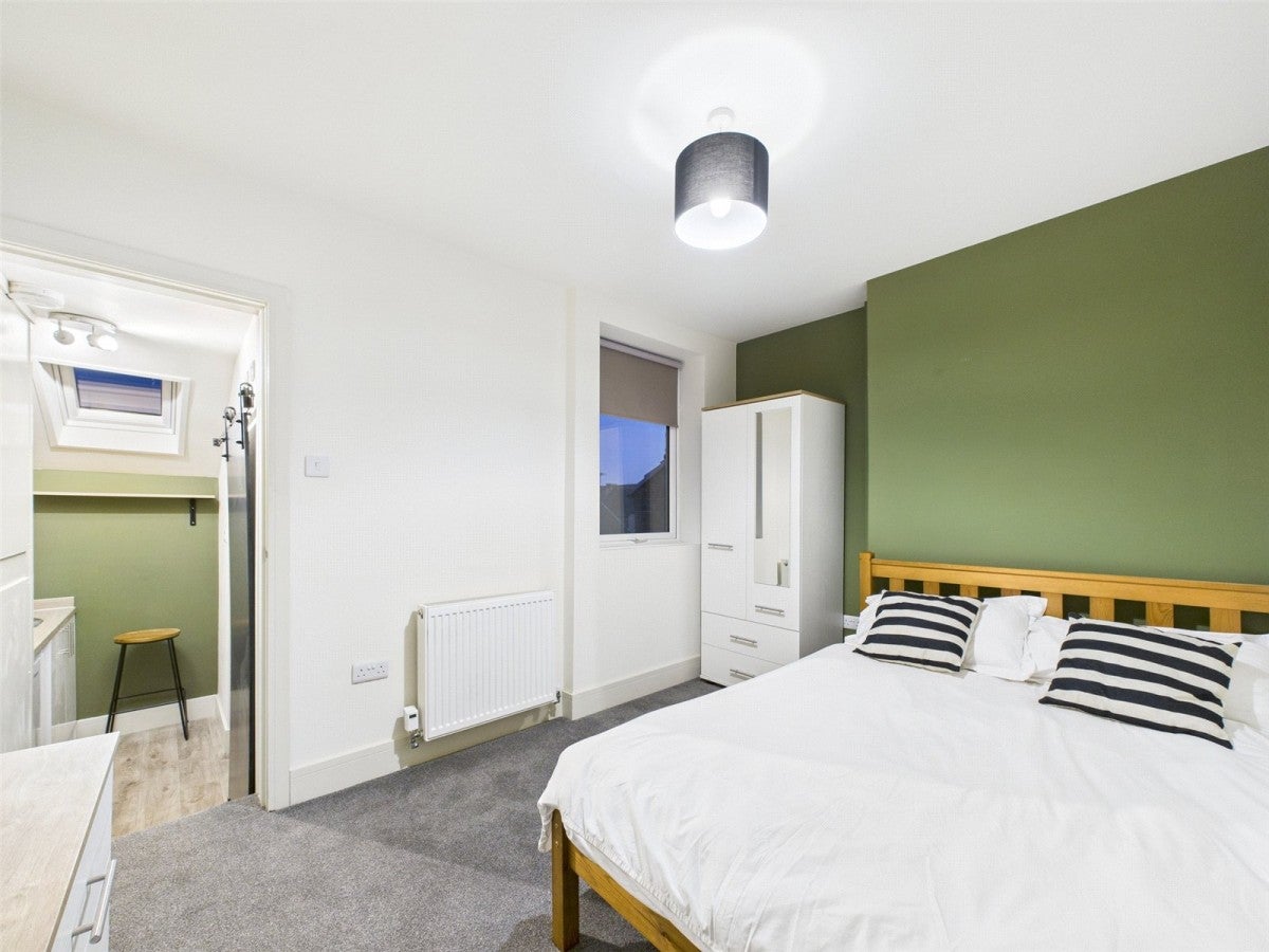 Room Lower Regent Street in Nottingham