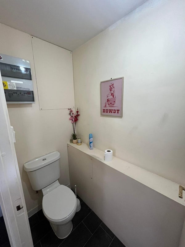 Room Bakersfield in Greater London