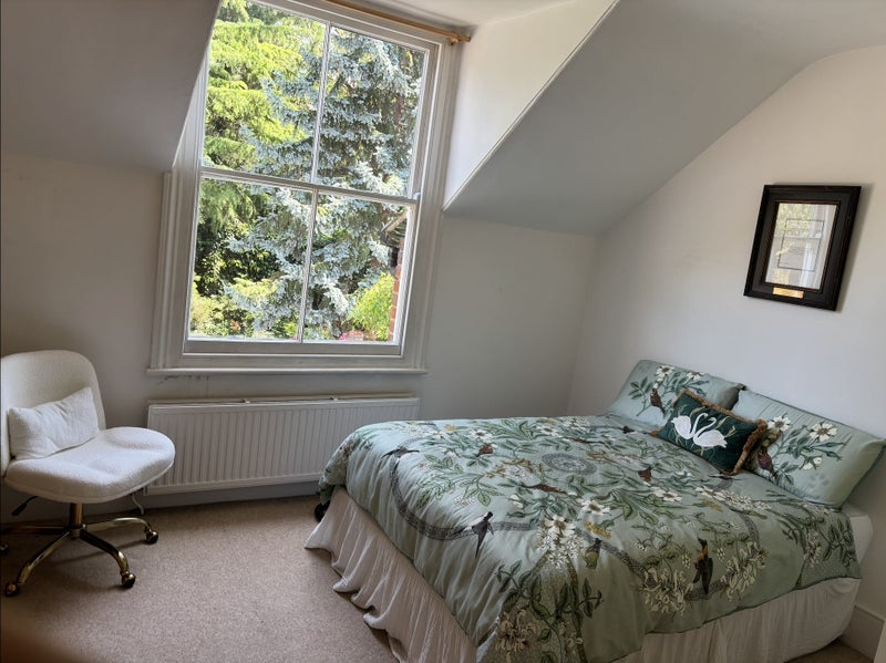 Room Avenue Gardens in Greater London