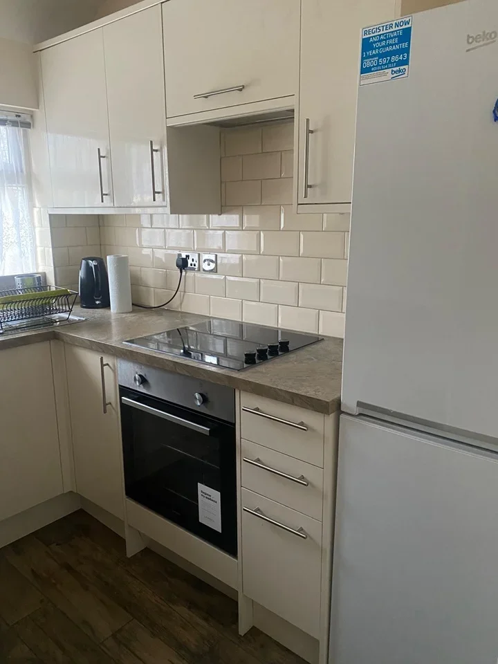 Room North Circular Road in Greater London