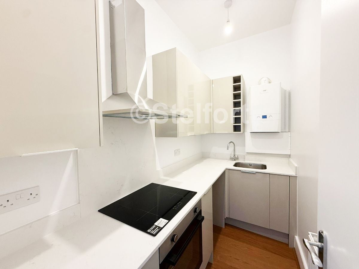 Flat Newick Road in Greater London