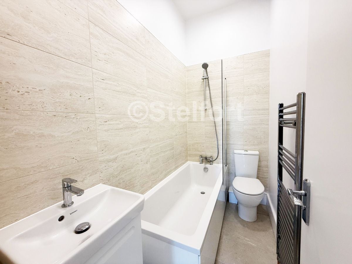 Flat Newick Road in Greater London