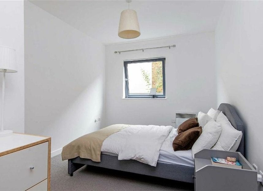 Flat Copenhagen Place in Greater London