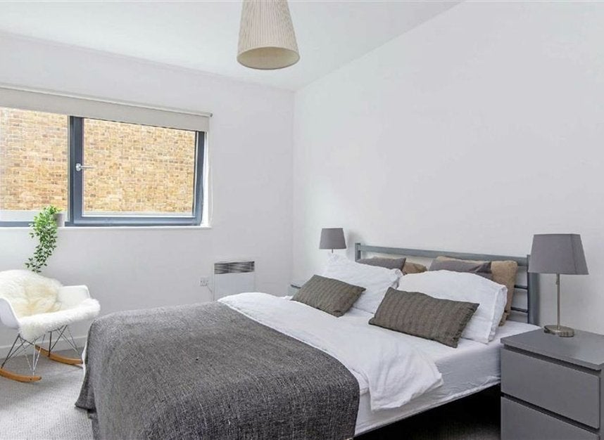 Flat Copenhagen Place in Greater London