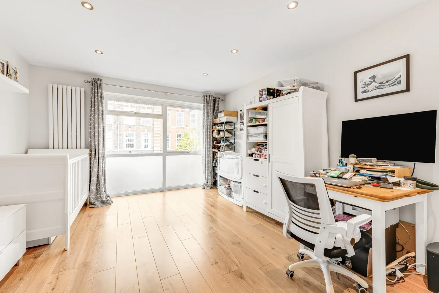 Flat Pelham Road in Greater London