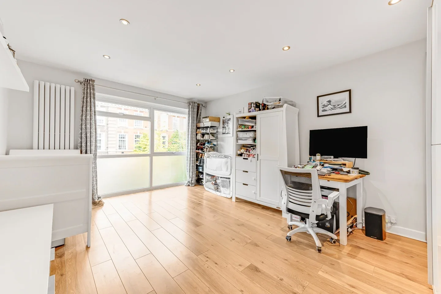 Flat Pelham Road in Greater London