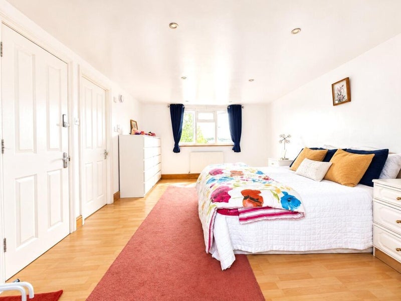 Room Arngask Road in Greater London