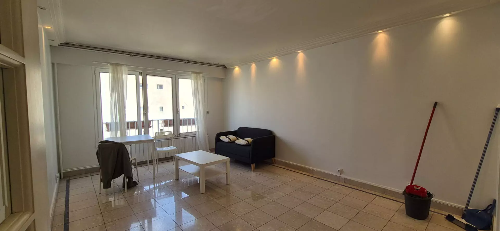 Appartement Rue Saint-Lazare à Paris