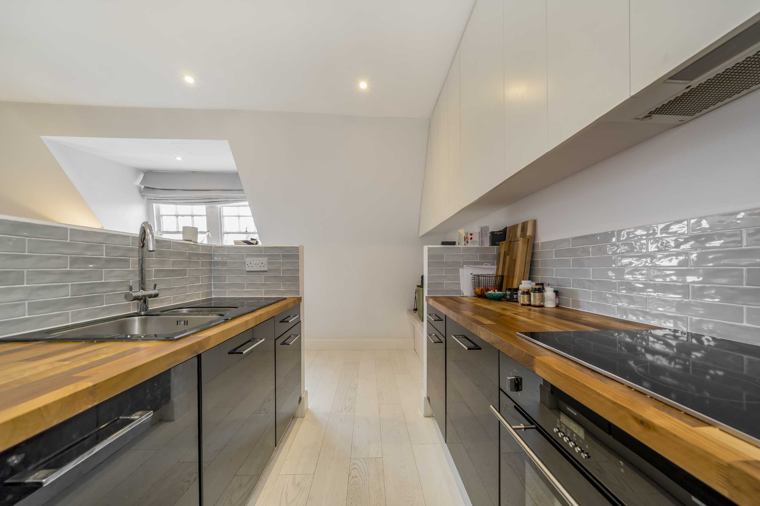Flat Bassett Road in Greater London