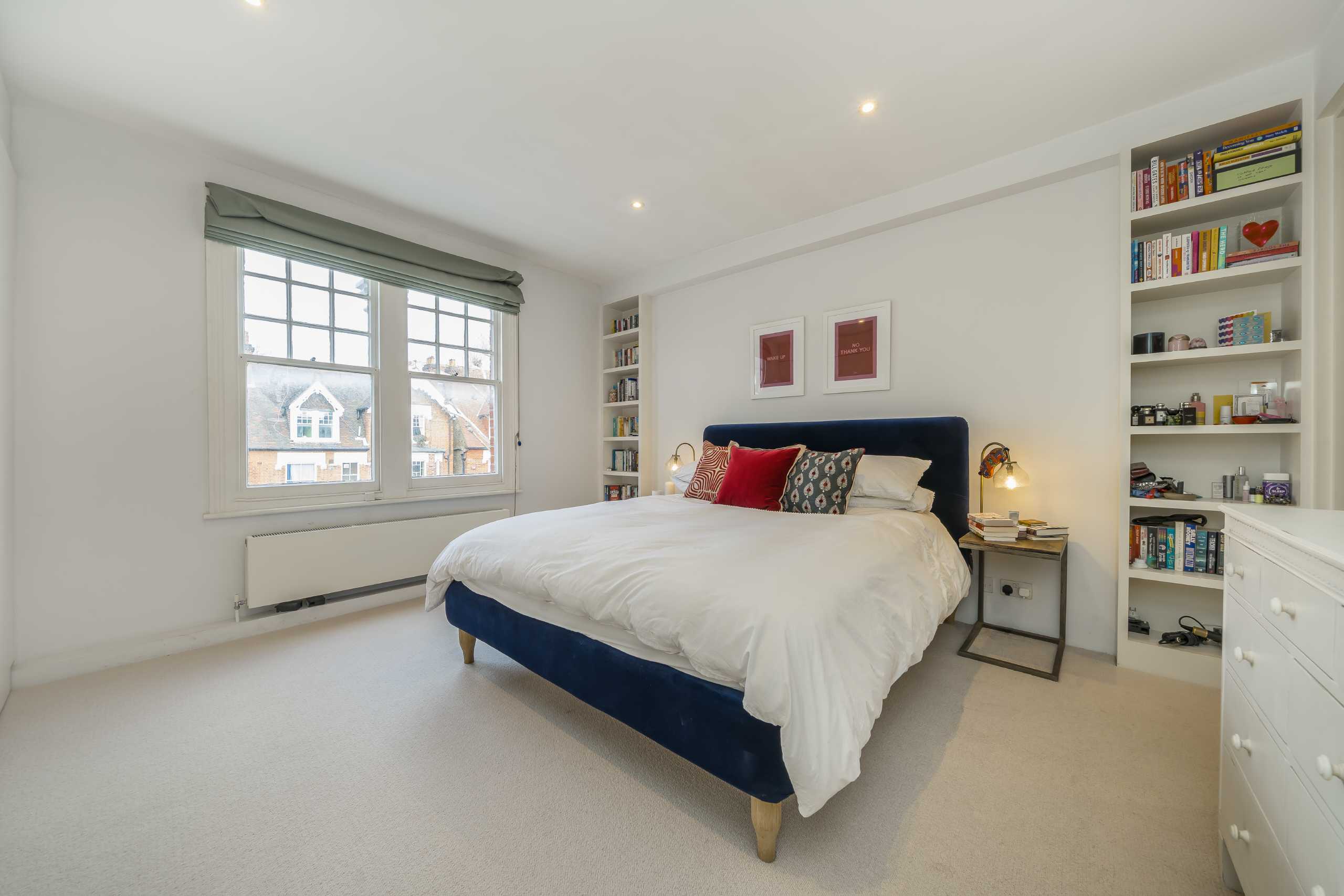 Flat Bassett Road in Greater London