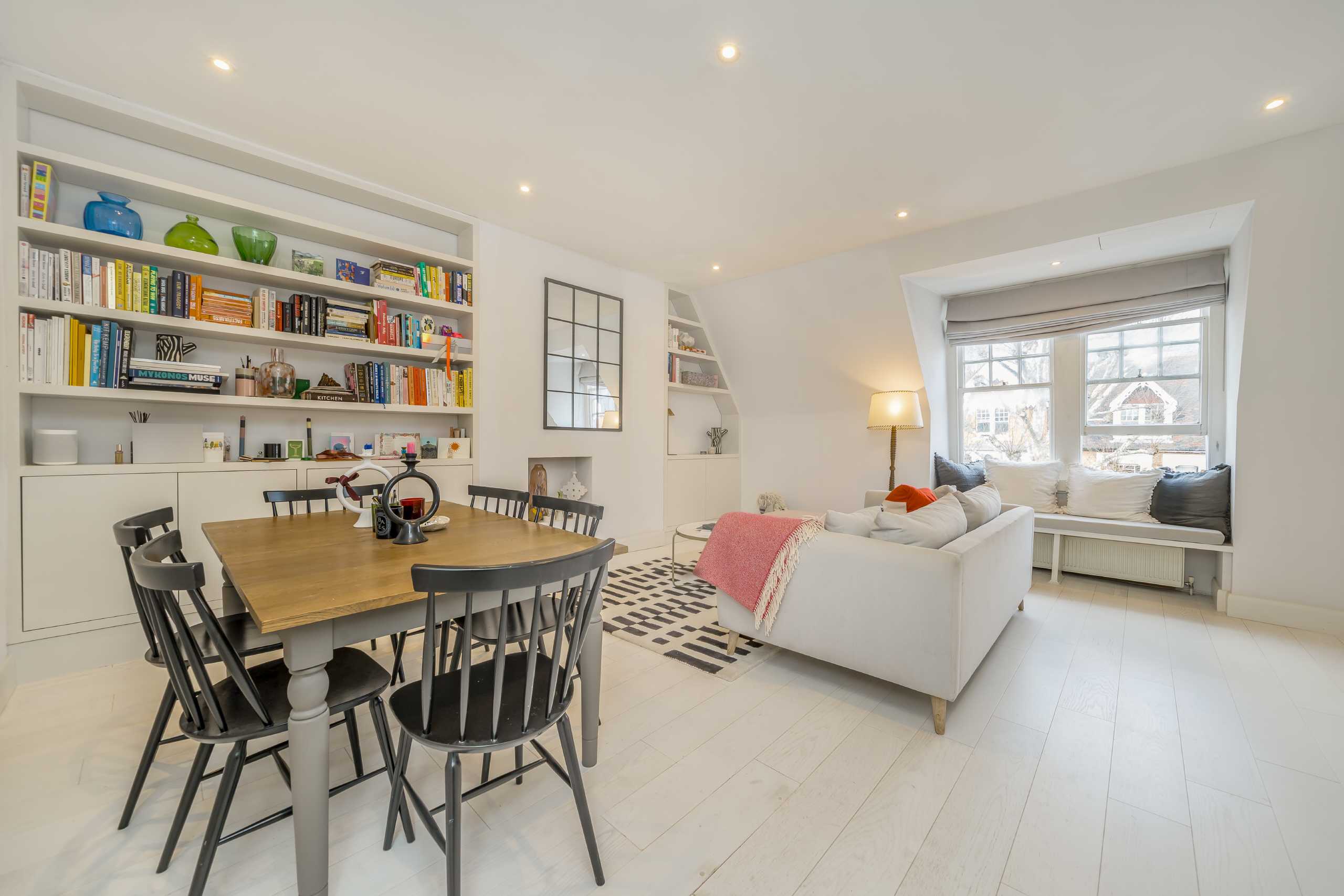 Flat Bassett Road in Greater London
