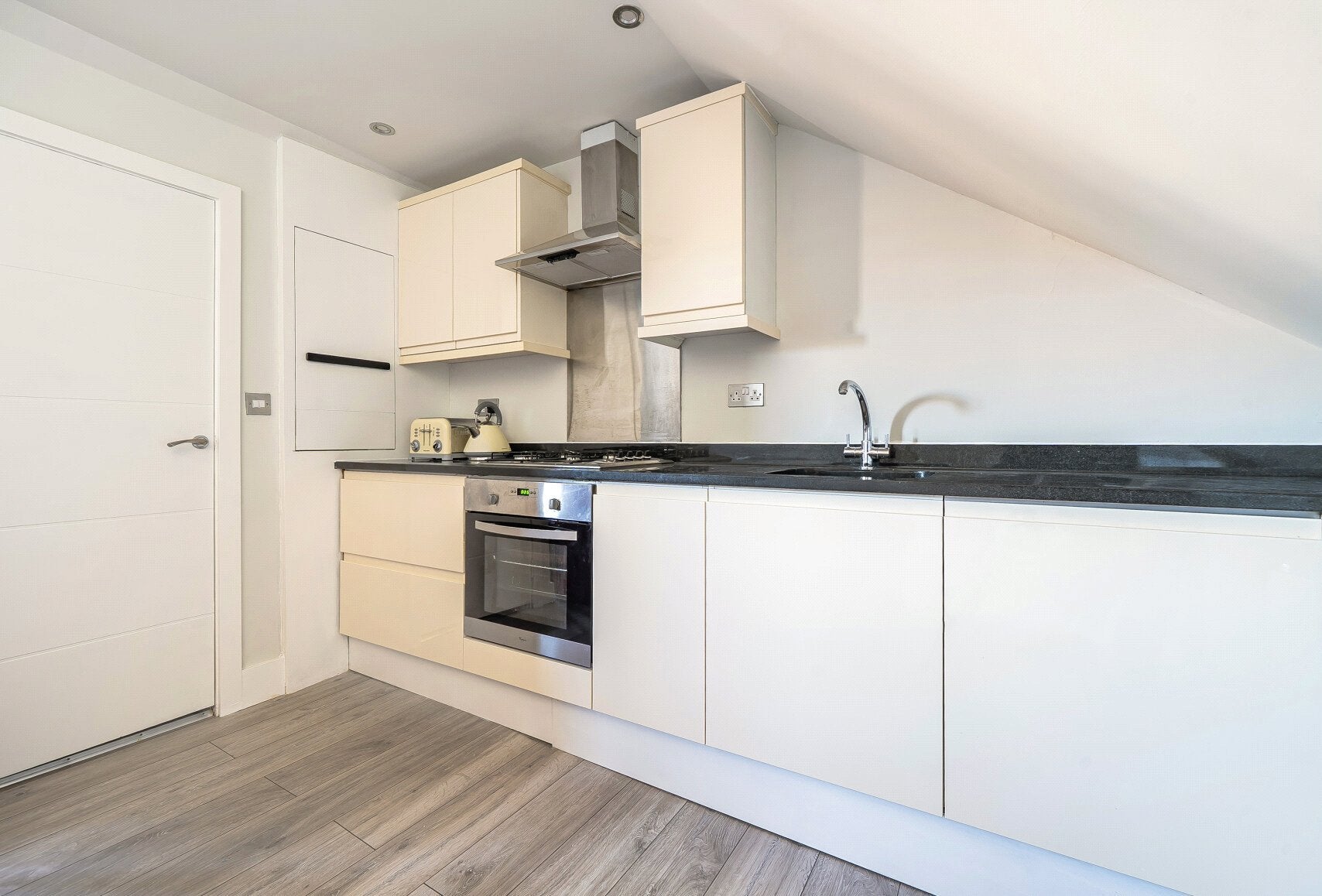 Flat Leigham Vale in Greater London