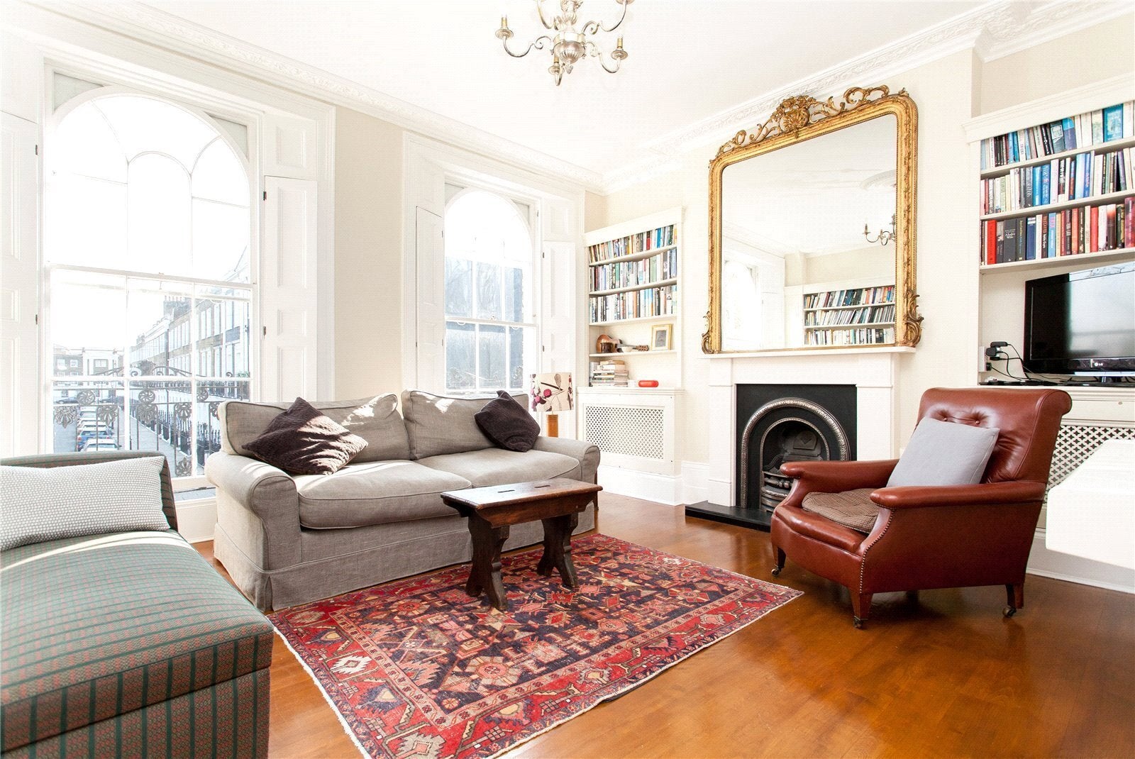Flat Gibson Square in Greater London