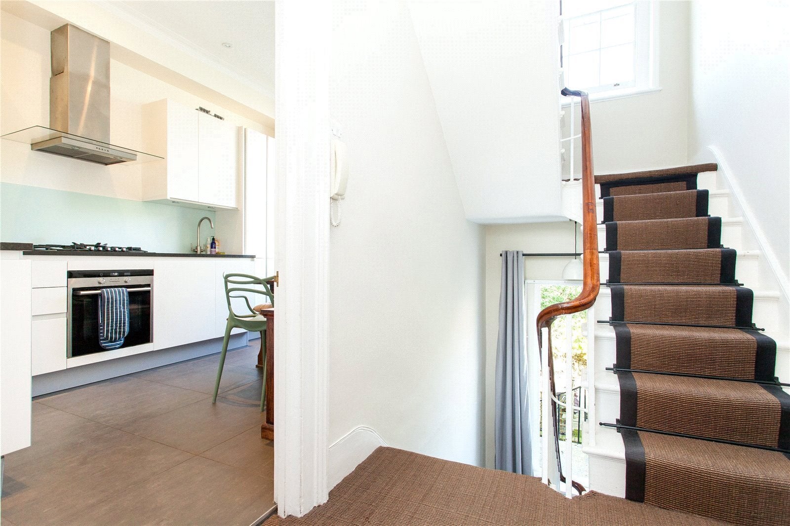 Flat Gibson Square in Greater London