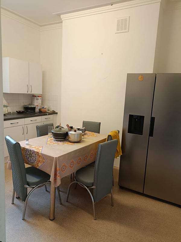 Room Campbell Road in Greater London