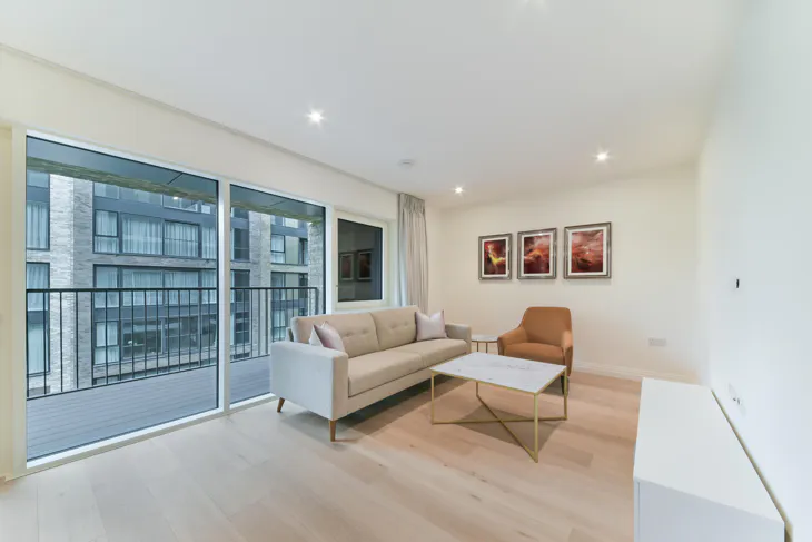 Flat Thurstan Street in Greater London